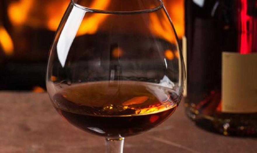 Ποια spirits «αντέχουν» στο κρύο και πώς να τα απολαύσεις σωστά