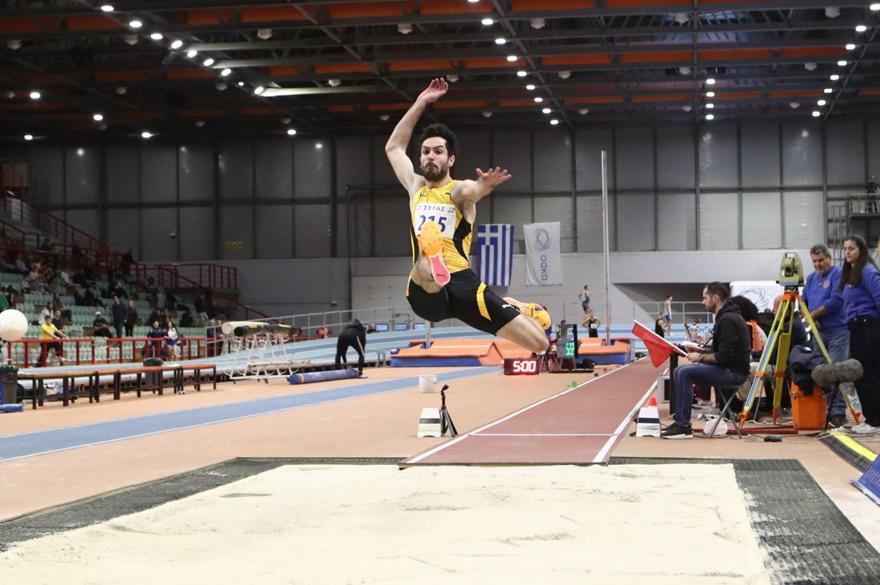 Πέταξε στα 8,25μ. στην Παιανία και έκλεισε θέση στο Παγκόσμιο κλειστού στίβου ο Τεντόγλου!