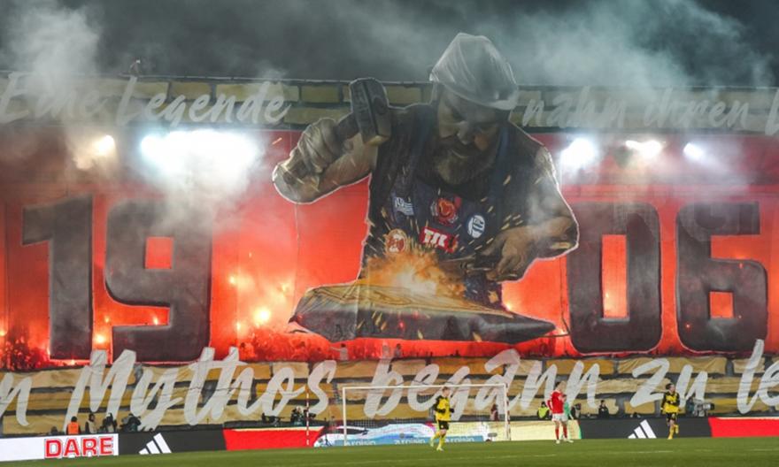 Το εκπληκτικό κορεό των οπαδών της Ουνιόν Βερολίνου για τα γενέθλια του συλλόγου!