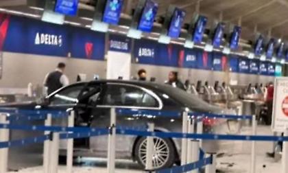 Αυτοκίνητο προσέκρουσε σε γκισέ εισιτηρίων στο Αεροδρόμιο Ντιτρόιτ – Έξι τραυματίες