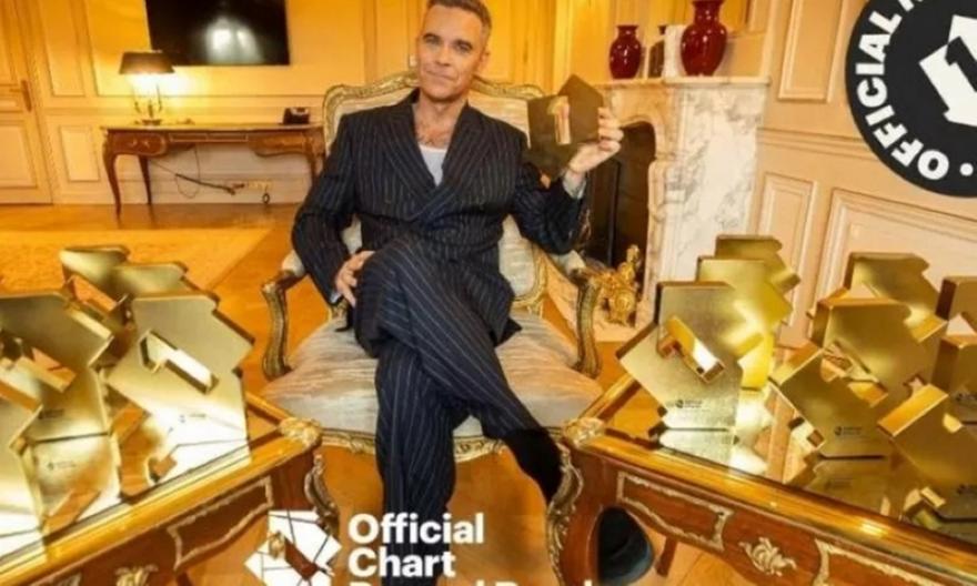 Ο Ρόμπι Γουίλιαμς έγραψε ιστορία: «Έριξε» τους Beatles από την κορυφή των βρετανικών chart