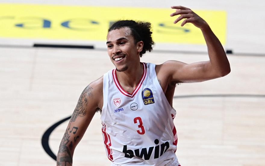 Ιστορικό τριπλ-νταμπλ από Γουόρντ στο Κολοσσός-Ολυμπιακός