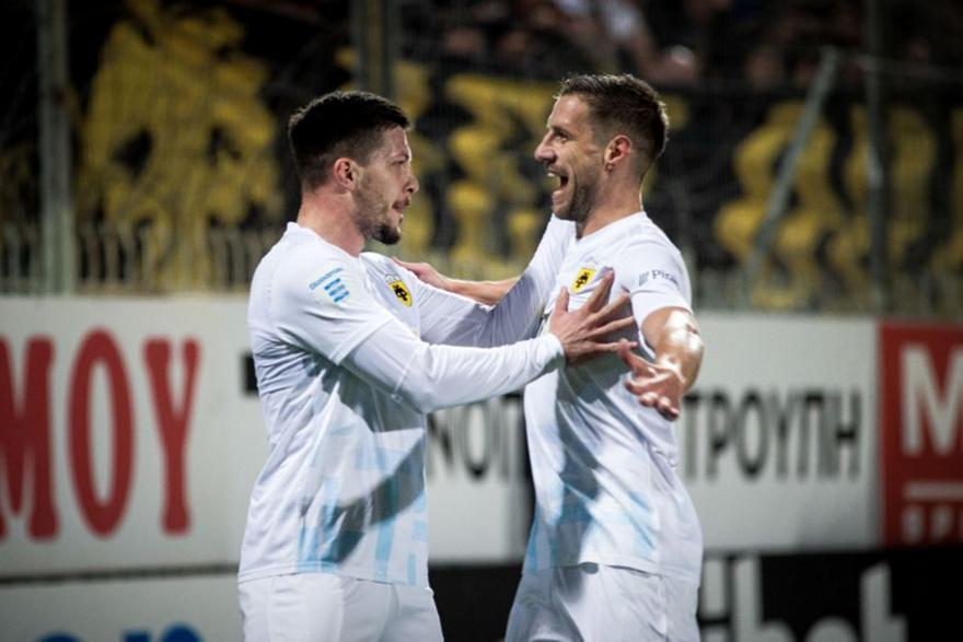 Τα σχόλια στον bwinΣΠΟΡ FM 94,6 για τις δύσκολες νίκες του Ολυμπιακού και της ΑΕΚ