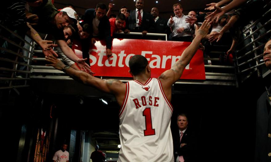 Υπόκλιση του Τζόρνταν σε Ρόουζ: «Εκπροσώπησες πραγματικά το Σικάγο, ανυπομονώ να δω τη φανέλα σου δίπλα απ' τη δική μου»