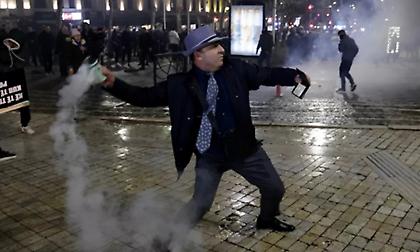 Αλβανία: Συγκρούσεις αστυνομικών με διαδηλωτές σε συγκέντρωση της αντιπολίτευσης