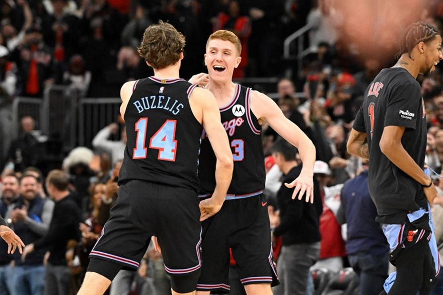 Τρίποντο νίκης από τον Χέρτερ και πάρτι στο Σικάγο απέναντι στους Σέλτικς