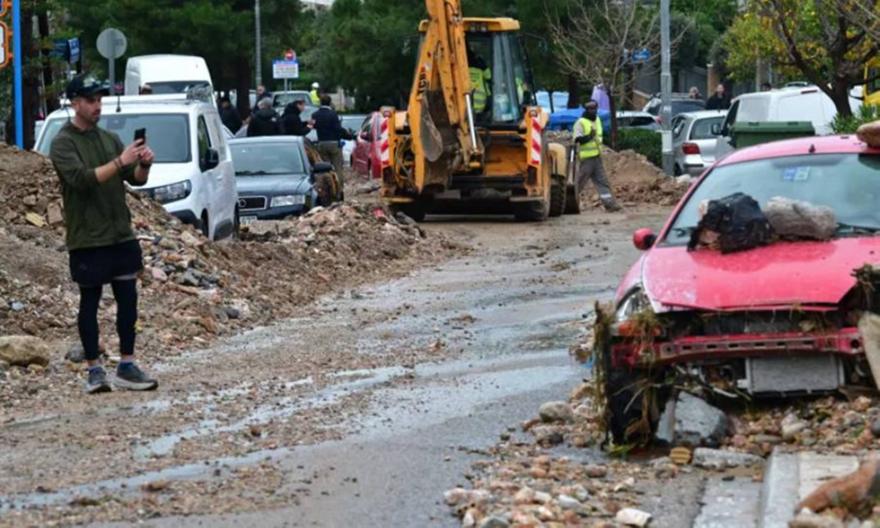 Ευθύμης Λέκκας για τις πλημμύρες από την κακοκαιρία στην Αττική: Αγνοήσαμε τα ρέματα