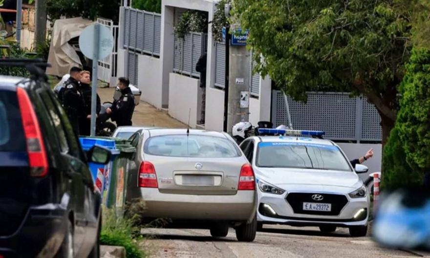 «Θα σκοτώσω και τα αδέρφια μου, αν με αφήσετε ελεύθερο» - Τι είπε ο 46χρονος πατροκτόνος στη Γλυφάδα