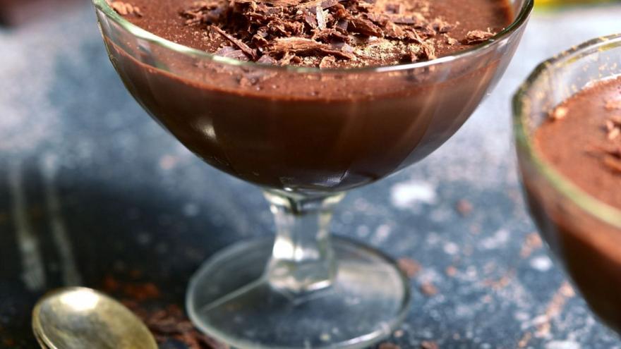 Η πιο εύκολη μους σοκολάτας με 2 υλικά