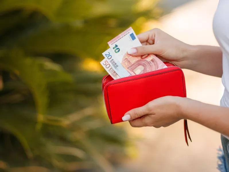 Αυξήσεις για ένα εκατομμύριο εργαζόμενους στον ιδιωτικό τομέα - Αναλυτικά παραδείγματα