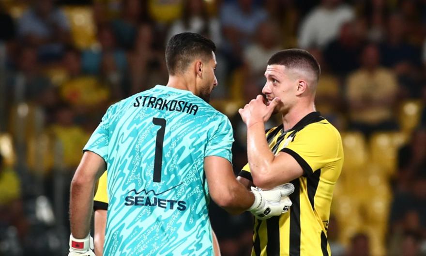 Tσακίρης: «Παίρνει βαθμούς από το ''1'' και το ''9'' η ΑΕΚ - Να κοιτάξει το transition game» - Τι ισχύει με χαφ