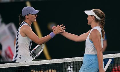 Australian Open: Στα προημιτελικά η Σβιόντεκ