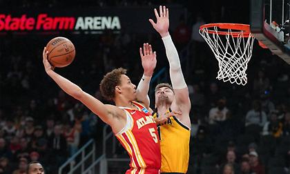 Πήραν... φωτιά στο δεύτερο ημίχρονο οι Χοκς και σάρωσαν τους Πέισερς από το -15!