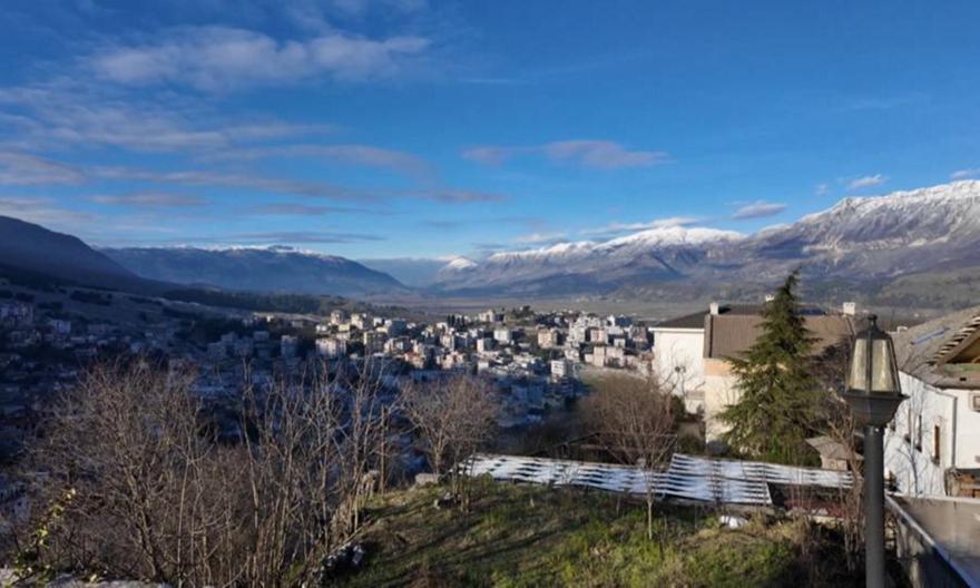 «Όπου Υπάρχει Ελλάδα»: Ταξίδι στην Αλβανία με ιστορίες μνήμης και ελληνικής ταυτότητας