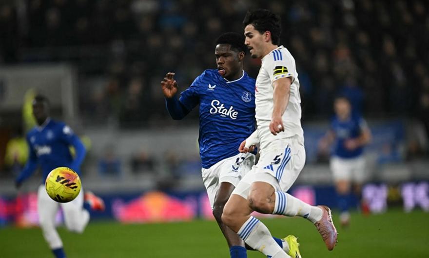 Πέταξε την ευκαιρία η Έβερτον, παρέμεινε σε... μπελά η Λιντς