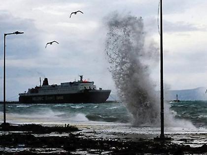 Απαγορευτικό απόπλου: Ακυρώσεις δρομολογίων από το λιμάνι του Πειραιά