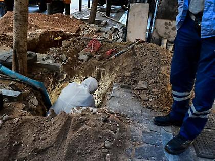 Εργατικό ατύχημα με 4 τραυματίες στη Θεσσαλονίκη - Εσπασε αγωγός ύδρευσης