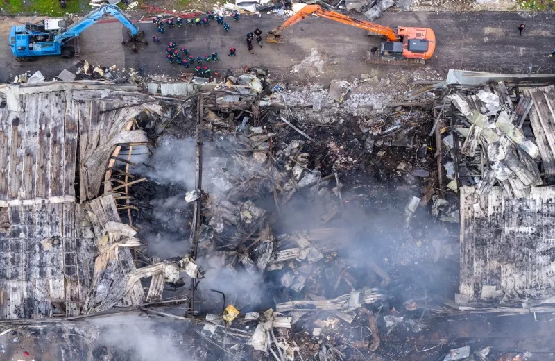 Απόλυτη καταστροφή: Συγκλονιστικές εικόνες από την επόμενη μέρα στη «Βιολάντα»