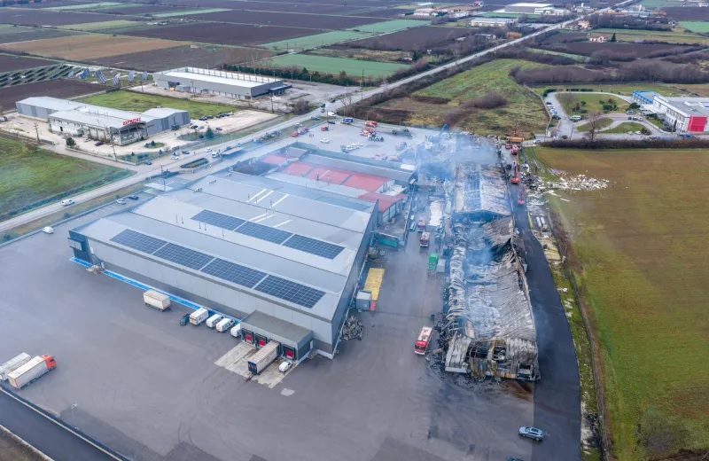 Απόλυτη καταστροφή: Συγκλονιστικές εικόνες από την επόμενη μέρα στη «Βιολάντα»