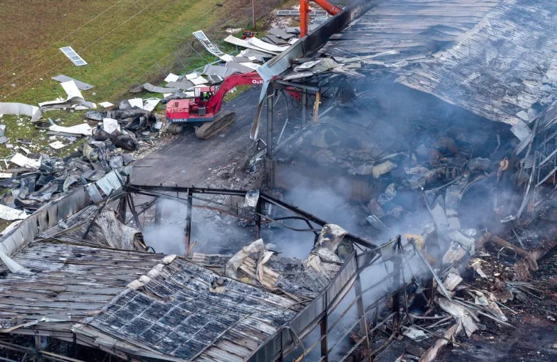 Απόλυτη καταστροφή: Συγκλονιστικές εικόνες από την επόμενη μέρα στη «Βιολάντα»