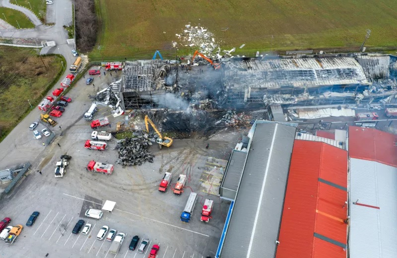 Απόλυτη καταστροφή: Συγκλονιστικές εικόνες από την επόμενη μέρα στη «Βιολάντα»