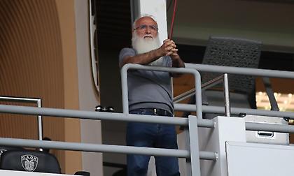 Σαββίδης για τους αδικοχαμένους οπαδούς του ΠΑΟΚ στη Ρουμανία: «Είμαι συντετριμμένος, δεν αφήνουμε κανέναν μόνο»