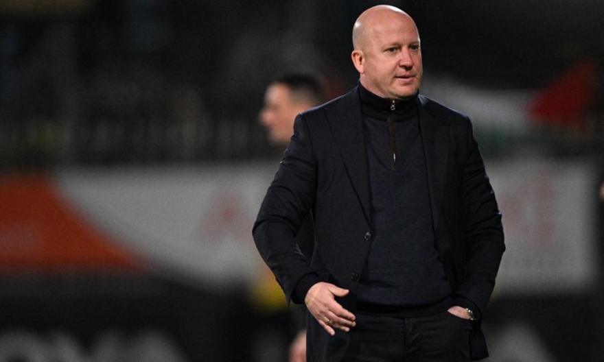 Τσακίρης: «Το προφίλ του χαφ που έχει προβάδισμα στην ΑΕΚ - Η σίγουρη επιστροφή στην 11άδα με Ολυμπιακό»