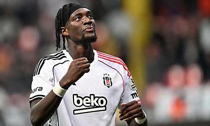 Έγινε «μπαλάκι» και κατέληξε στην Αστον Βίλα ο Είμπραχαμ