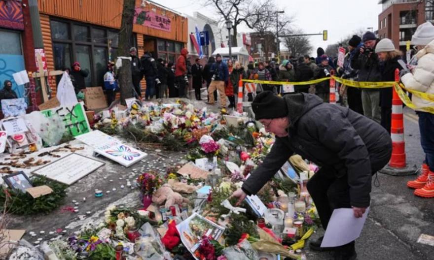 Πένθος και οργή στη Μινεάπολη - «Δεν είναι αυτή η Αμερική»