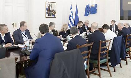 Σύσκεψη στο Μαξίμου για την ευλογιά: «Όχι» σε εμβολιασμό, «ναι» σε εφαρμογή των μέτρων βιοασφάλειας