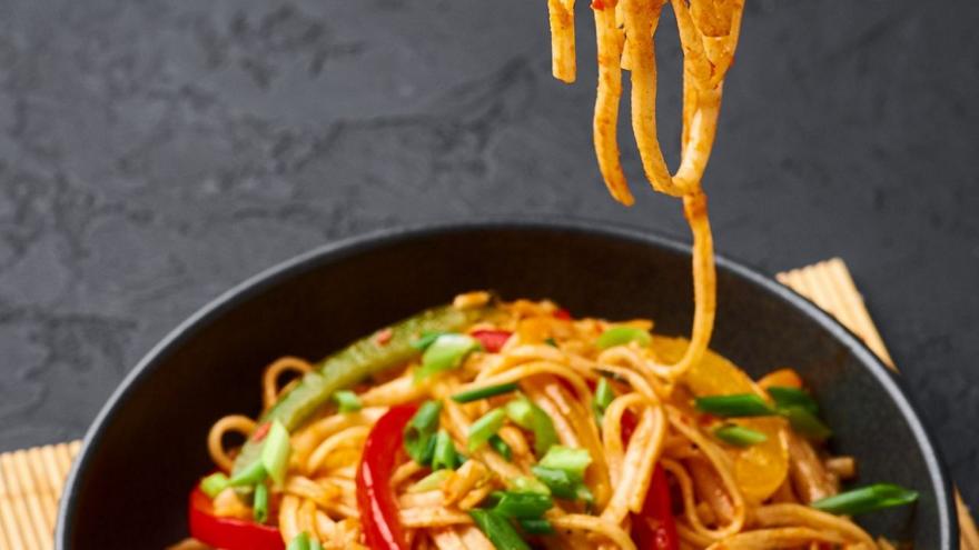 Noodles: 18 συνταγές για να πειραματιστείς και να τα απολαύσεις