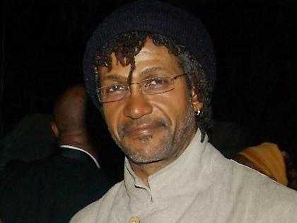 Σλάι Ντάνμπαρ: Έφυγε από τη ζωή ο θρυλικός ντράμερ που άλλαξε τη ρέγκε