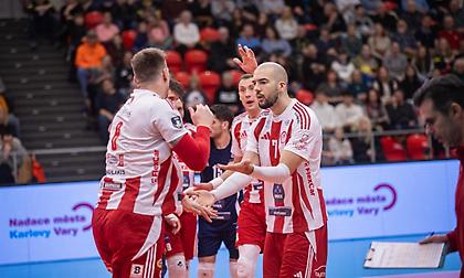 Πάλεψε για την ανατροπή κόντρα στην Kαρλοβάρσκο, αλλά αποχαιρέτησε τα ευρωπαϊκά σαλόνια ο Ολυμπιακός