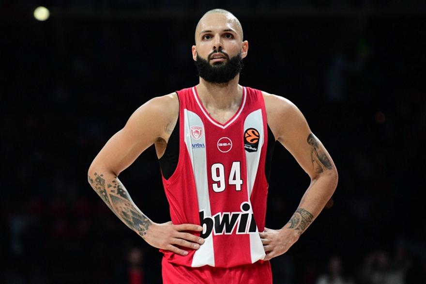 Φουρνιέ στον κόσμο του Ολυμπιακού εν όψει Μπαρτσελόνα: «Να δημιουργήσετε καυτή ατμόσφαιρα»