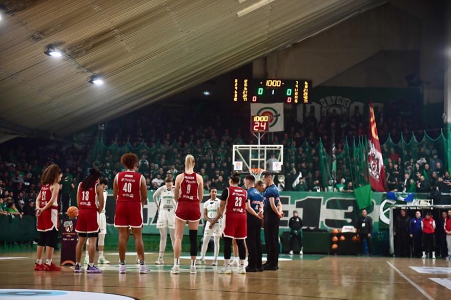 Ευλαβική ησυχία στην ενός λεπτού σιγή για τους φίλους του ΠΑΟΚ στο Παναθηναϊκός-Ολυμπιακός