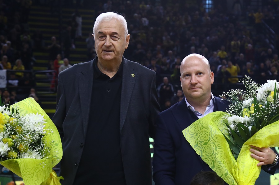 Αποθέωση για την ποδοσφαιρική ΑΕΚ στα Λιόσια