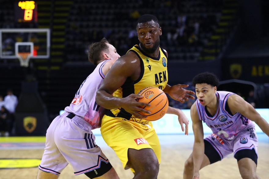 Το κρίσιμο ματς στη SUNEL Arena: ΑΕΚ-Άλμπα Βερολίνου (4η περίοδος)