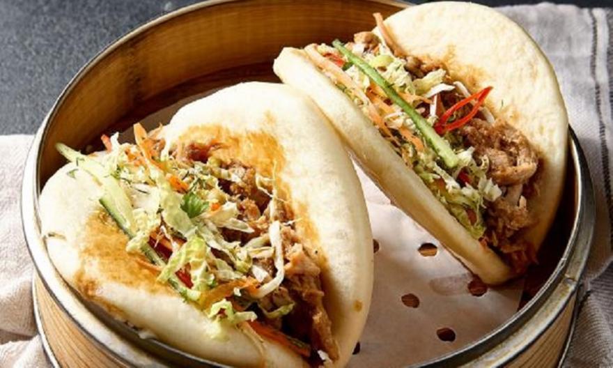 Αφράτα bao buns σε δύο εκδοχές: Με μοσχάρι και vegan