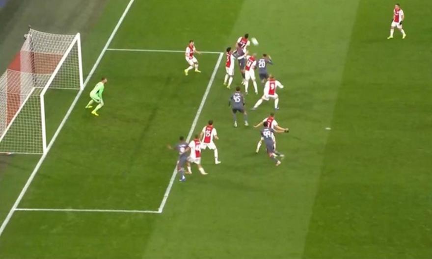 Πρώτη απειλή για τον Ολυμπιακό στο Άμστερνταμ με τον Κοστίνια