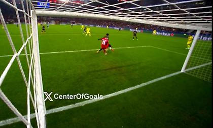 Το blooper του φετινού Champions League: Ο κίπερ της Βιγιαρεάλ τα έκανε... θάλασσα και ο Τίλμαν σκόραρε με προβολή!