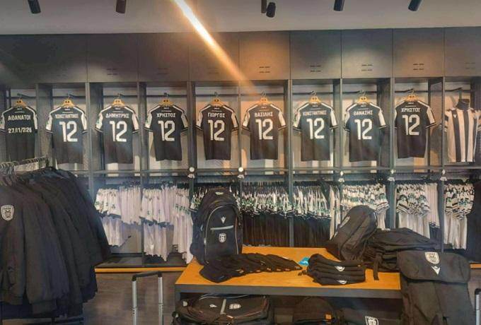 Συγκλονιστική κίνηση από τον ΠΑΟΚ: Κρέμασαν οκτώ φανέλες στην μπουτίκ για τους οπαδούς που έχασαν τη ζωή τους