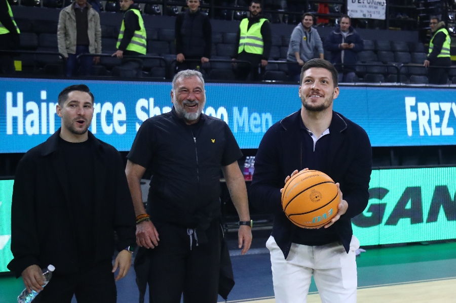 ΑΕΚ: Ο Γιόβιτς βάρεσε σουτάκια στη Sunel Arena και αποθεώθηκε