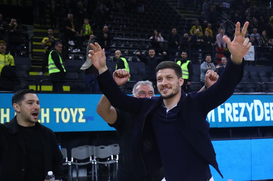 ΑΕΚ: Ο Γιόβιτς βάρεσε σουτάκια στη Sunel Arena και αποθεώθηκε