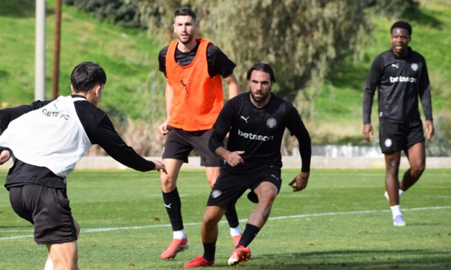 Θεραπεία για δύο στον ΟΦΗ