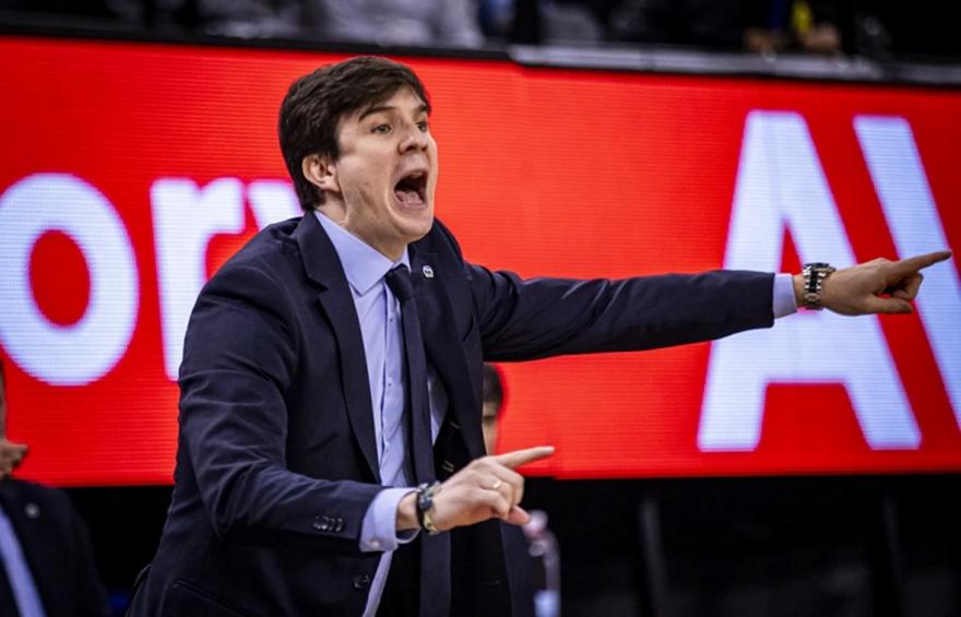 Προπονητής Άλμπα: «Πολύ καλή και έμπειρη ομάδα η ΑΕΚ»