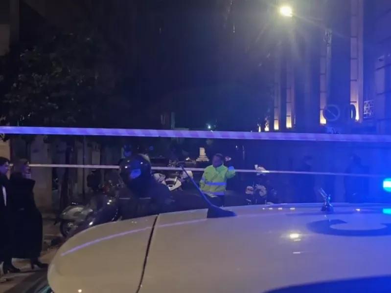 Κλειστή η οδός Ομήρου στο κέντρο: ΤΕΕΜ ελέγχουν ύποπτη μηχανή έξω από την Τράπεζα της Ελλάδος