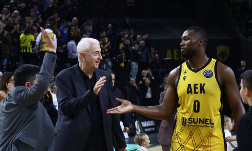 Το πάθος ομάδας-κόσμου και η... αύρα από το ποδοσφαιρικό τμήμα: Η παρακάμερα από τη νίκη της ΑΕΚ επί της Άλμπα!