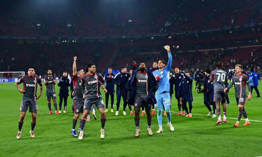 Άγιαξ-Ολυμπιακός 1-2: Το μεγαλείο σου μοναδικό και θρυλική πρόκριση στο Άμστερνταμ