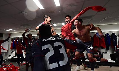 Ο Βαγγέλης Μαρινάκης συνεχάρη άπαντες για την πρόκριση μέσω τηλεφωνήματος στ' αποδυτήρια