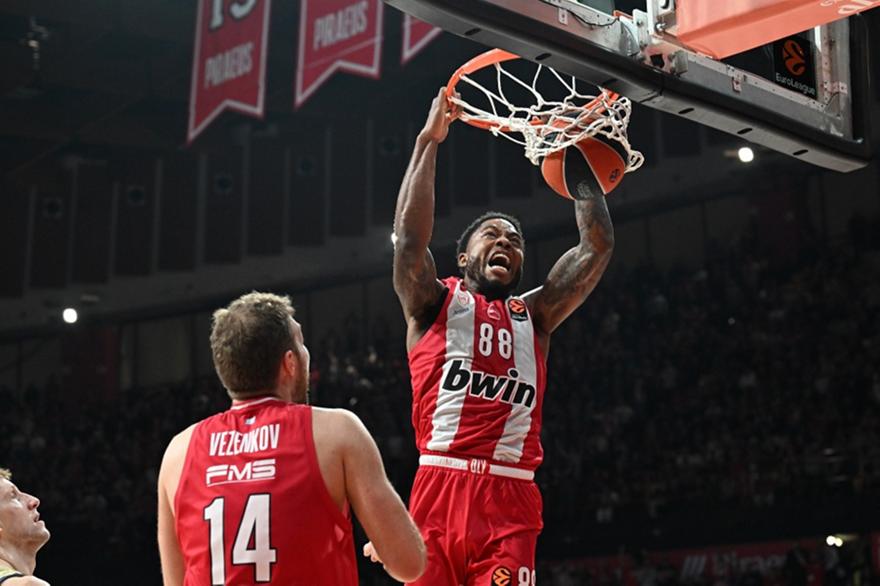 Ταϊρίκ Τζόουνς: «Αυτό κάνω, φέρνω ενέργεια και ενθουσιασμό»